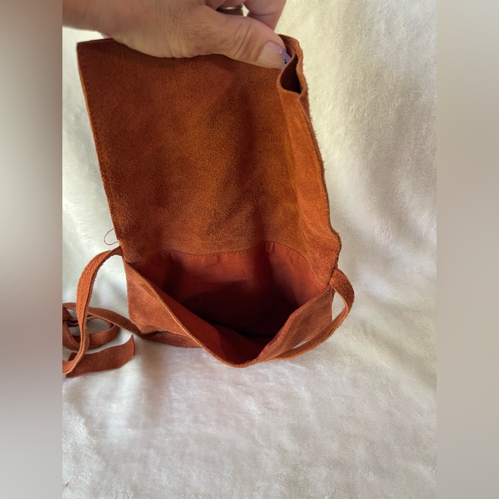 New world, market, leather Crossbody purse, rust color with tags - Picture 4 of 10